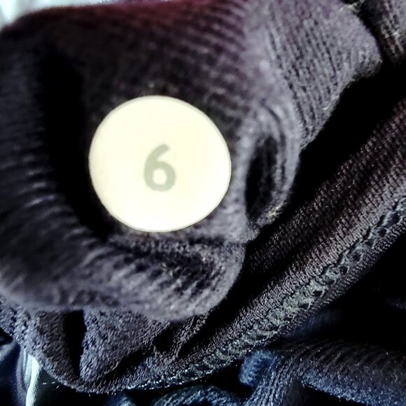 Lululemon Women's Naval Blue Cypress Plaid The Fluffiest Reversible Vest Size 6 - Picture 8 of 9